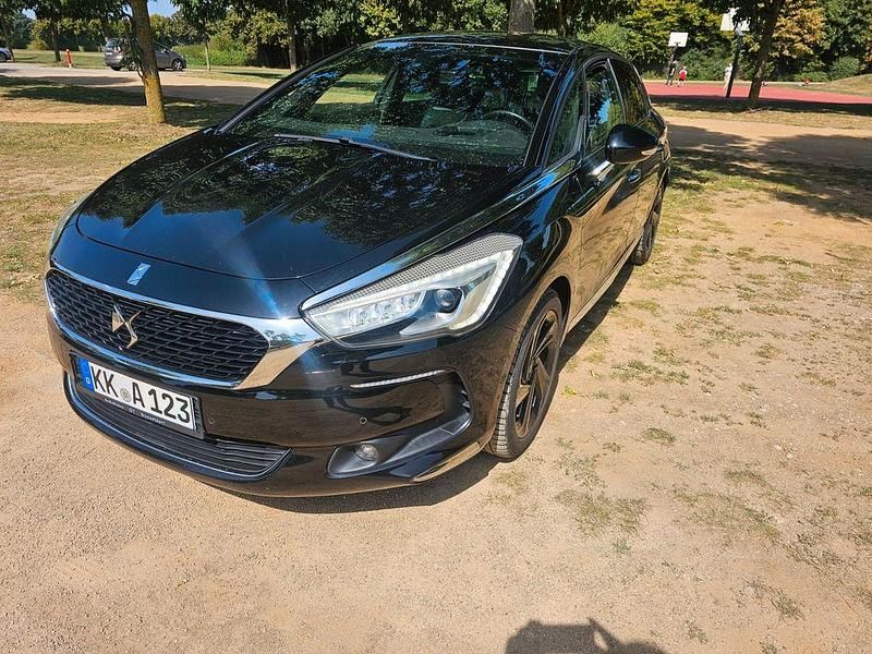 Schwarz Gebraucht 2018 DS Automobiles DS5 Business Class Kleinwagen | 12.450 € (Fairer Preis) - Bild 1/4