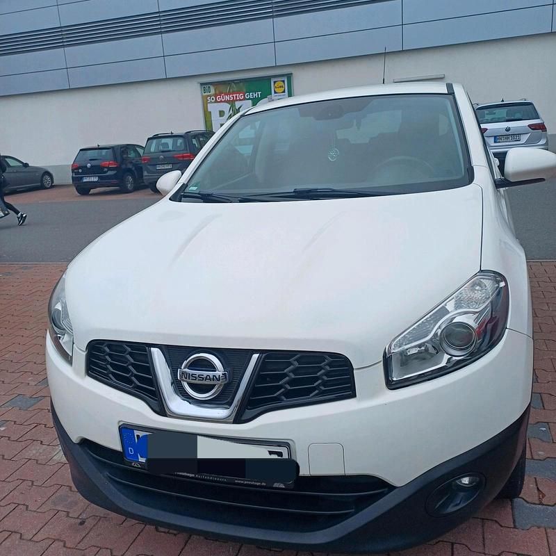 Weiß Gebraucht 2013 Nissan Qashqai SUV | 6.000 € (Guter Preis) - Bild 1/4