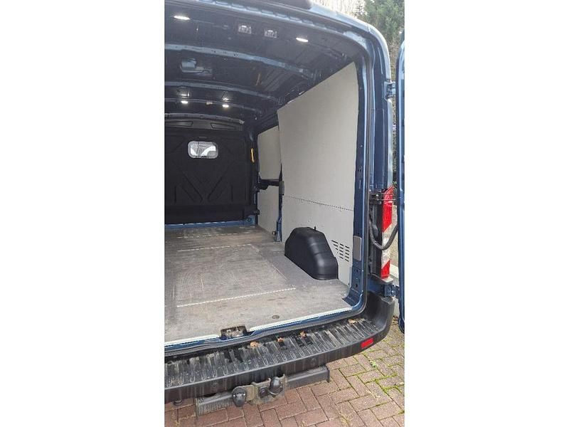 Second-hand Ford Transit 185 CP (136 kW) 2021 Albastru Van