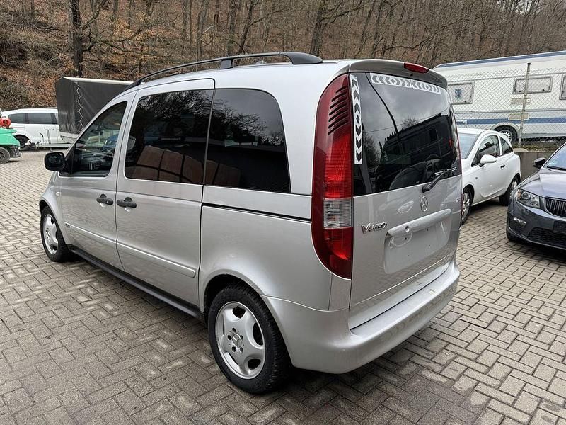 Gebraucht Mercedes Vaneo 125 PS (91 kW) 2004 Silber Van / Kleinbus