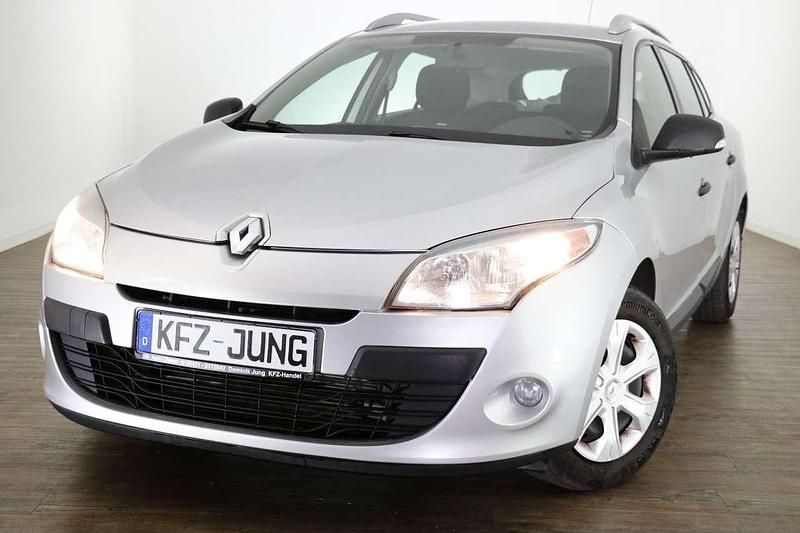 Platingrau Gebraucht 2011 Renault Mégane GrandTour Expression Kombi | 3.990 € (Fairer Preis) - Bild 1/4
