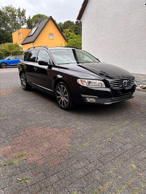 Schwarz Gebraucht 2012 Volvo V70 Summum Kombi | 11.500 € (Fairer Preis) - Bild 1/4