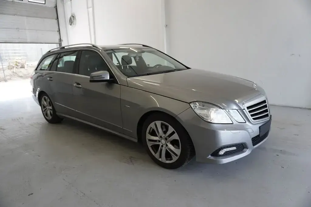 Gebraucht Mercedes E350 231 PS (169 kW) 2009 Silber Limousine