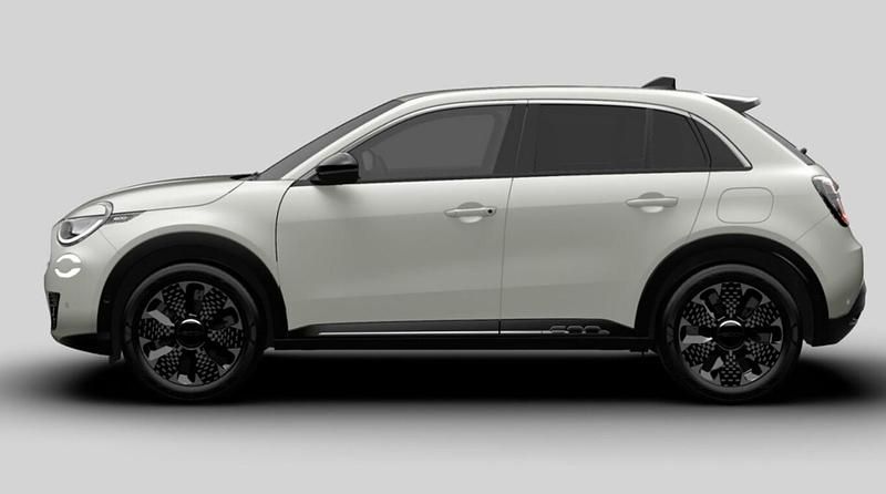 Neu Fiat 600 La Prima 145 PS (106 kW) 2025 Acqua blau metallic SUV