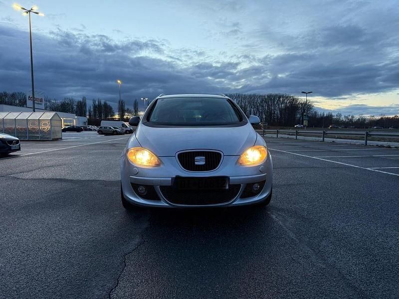 Gebraucht Seat Altea XL Comfort 140 PS (102 kW) 2009 Grau Van / Kleinbus