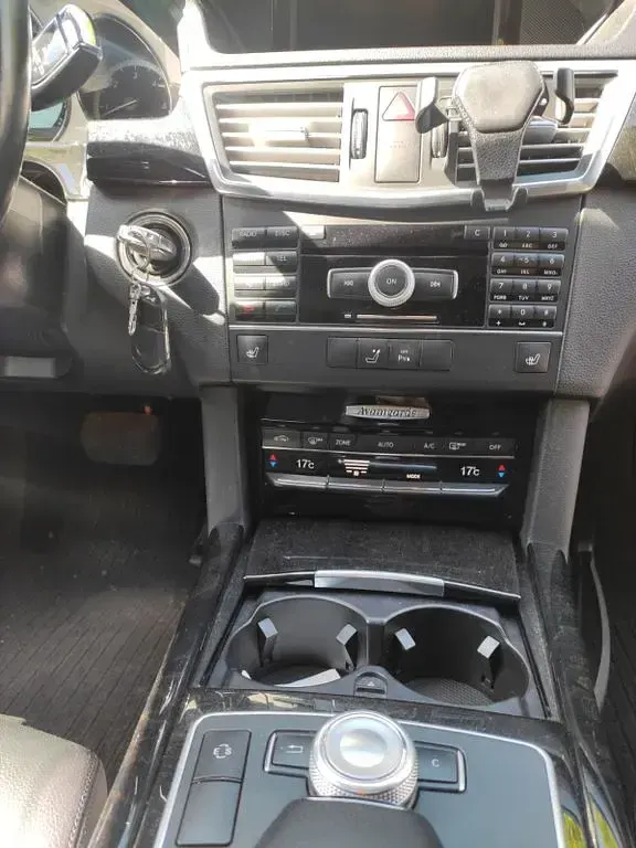 Gebraucht Mercedes E350 Avantgarde 231 PS (169 kW) 2010 Schwarz Limousine