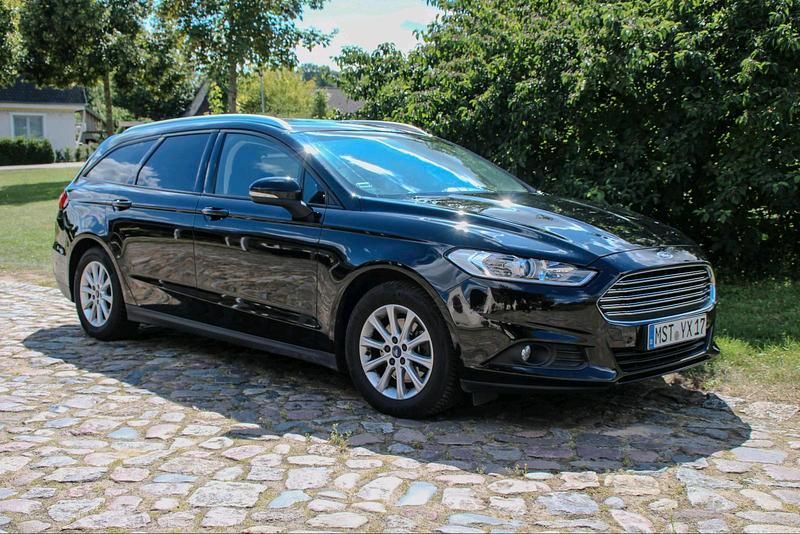 Gebraucht Ford Mondeo 150 PS (110 kW) 2017 Schwarz Kombi