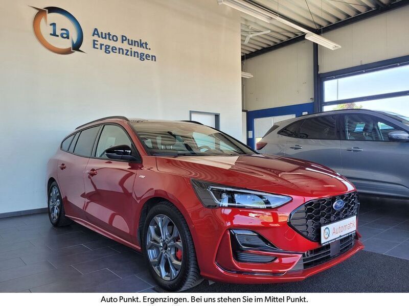 Rot Gebraucht 2024 Ford Focus ST-Line X Limousine | 28.950 € (Fairer Preis) - Bild 1/4