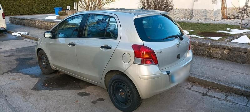 Gebraucht Toyota Yaris 2009 Beige Kleinwagen