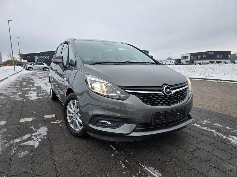 Gebraucht Opel Zafira Tourer Innovation 140 PS (102 kW) 2017 Grau Van / Kleinbus