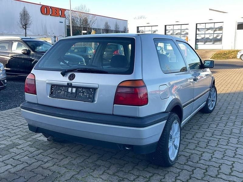 Gebraucht VW Golf III 116 PS (85 kW) 1993 Silber Limousine