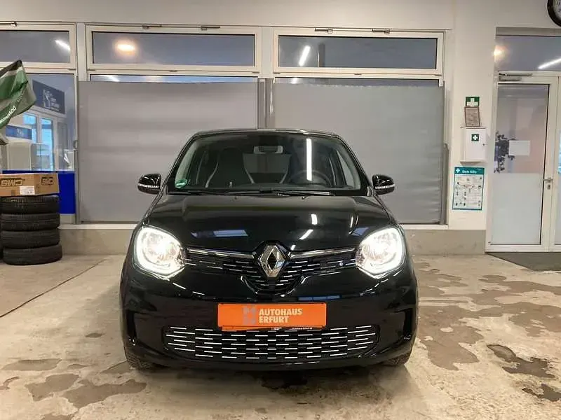 Gebraucht Renault Twingo Urban Night 60 kW (82 PS) 2024 Schwarz (noir etoile perleffekt) Kleinwagen