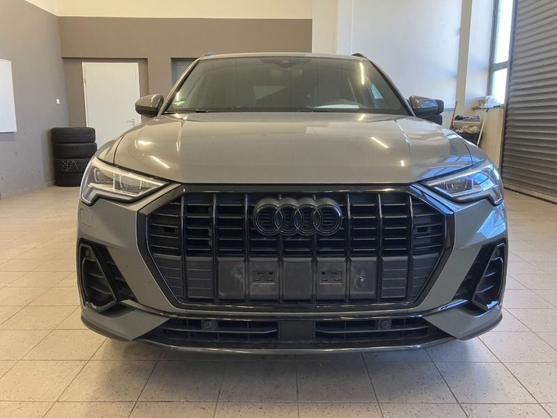 Gebraucht Audi Q3 Edition .1 150 PS (110 kW) 2019 Grau SUV