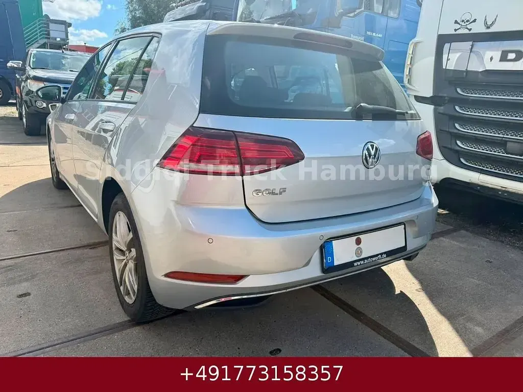 Gebraucht VW Golf VII Comfortline 116 PS (85 kW) 2018 Silber Limousine