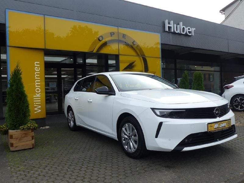 Weiß Gebraucht 2024 Opel Astra Enjoy Kombi | 20.950 € (Superpreis) - Bild 1/1