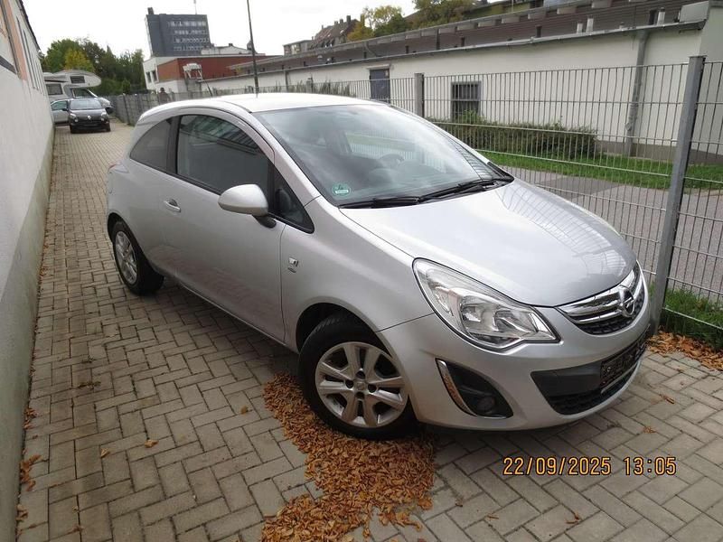 Starsilber/silver iii Gebraucht 2011 Opel Corsa Satellite Kleinwagen | 3.990 € (Fairer Preis) - Bild 1/4
