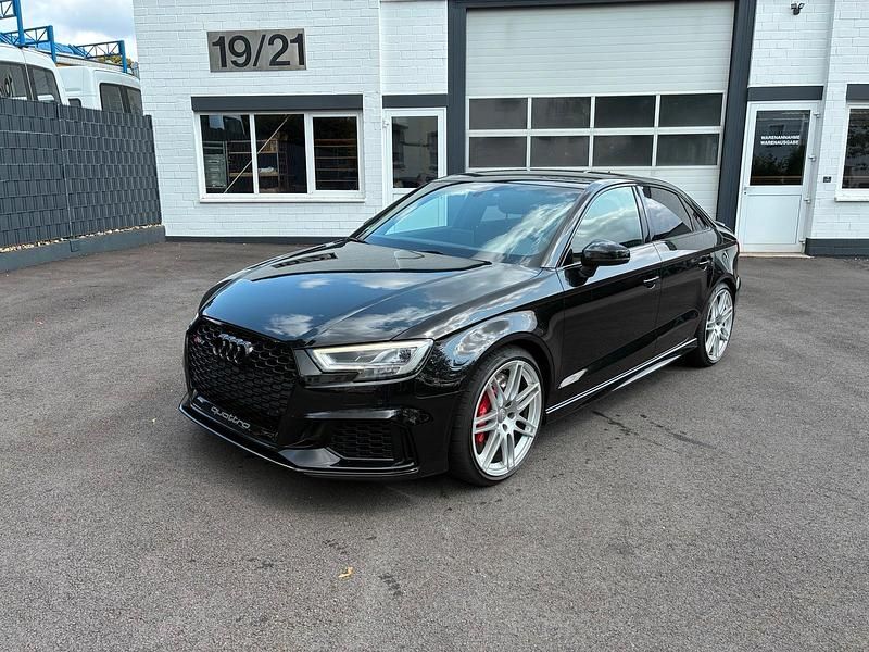 Schwarz Gebraucht 2017 Audi RS3 Kleinwagen | 43.500 € (Etwas zu teuer) - Bild 1/4