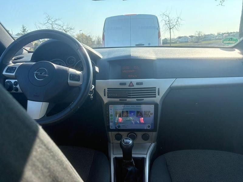 Gebraucht Opel Astra 105 PS (77 kW) 2008 Silber Cabrio