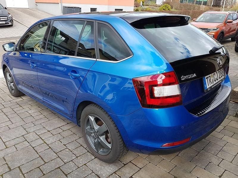 Gebraucht Skoda Rapid Ambition 90 PS (66 kW) 2017 Blau Kleinwagen
