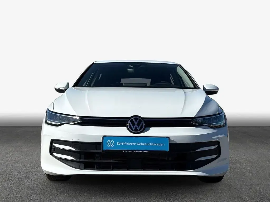 Gebraucht VW Golf VIII Life 150 PS (110 kW) 2024 Weiß Limousine