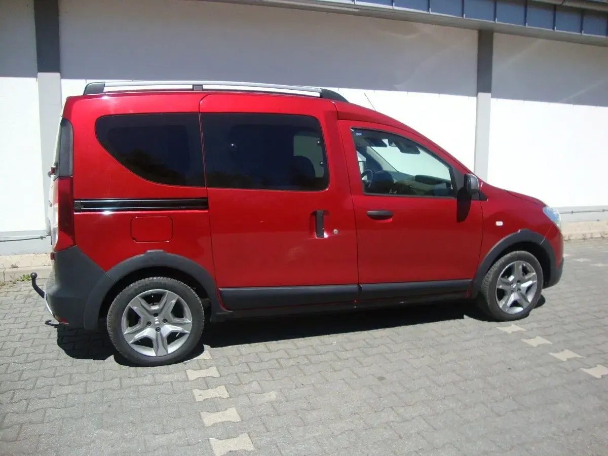Gebraucht Dacia Dokker Stepway 95 PS (69 kW) 2020 Rot Van / Kleinbus
