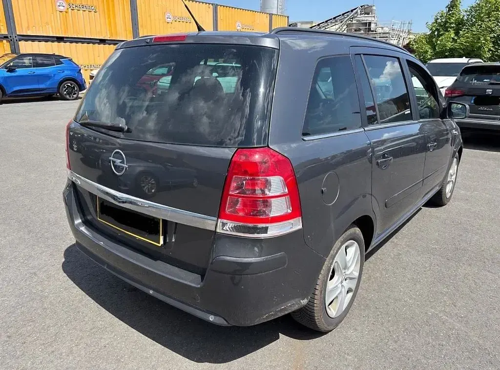 Gebraucht Opel Zafira Design Edition 140 PS (102 kW) 2011 Grau Van / Kleinbus