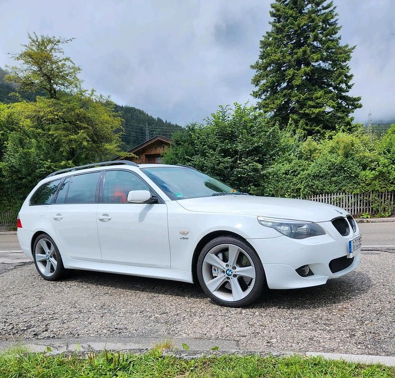 Weiß Gebraucht 2008 BMW 535 M Sport Kombi | 17.990 € - Bild 1/4