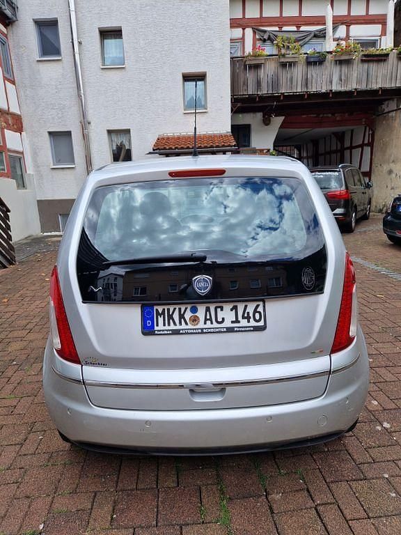 Gebraucht Lancia Musa 95 PS (69 kW) 2007 Silber Van / Kleinbus