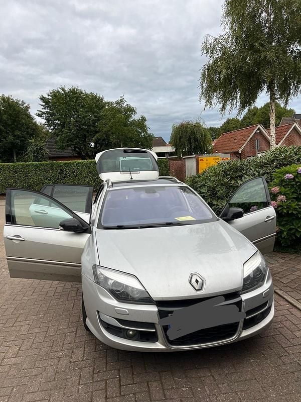 Silber Gebraucht 2011 Renault Laguna GrandTour Kombi | 3.500 € (Fairer Preis) - Bild 1/4