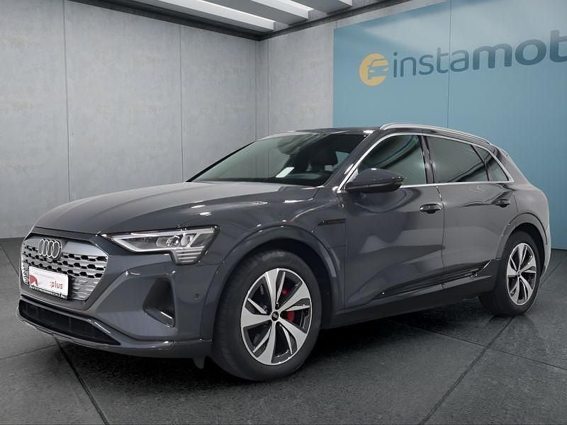 Grau Gebraucht 2023 Audi Q8 e-tron SUV | 49.049 € (Guter Preis) - Bild 1/4