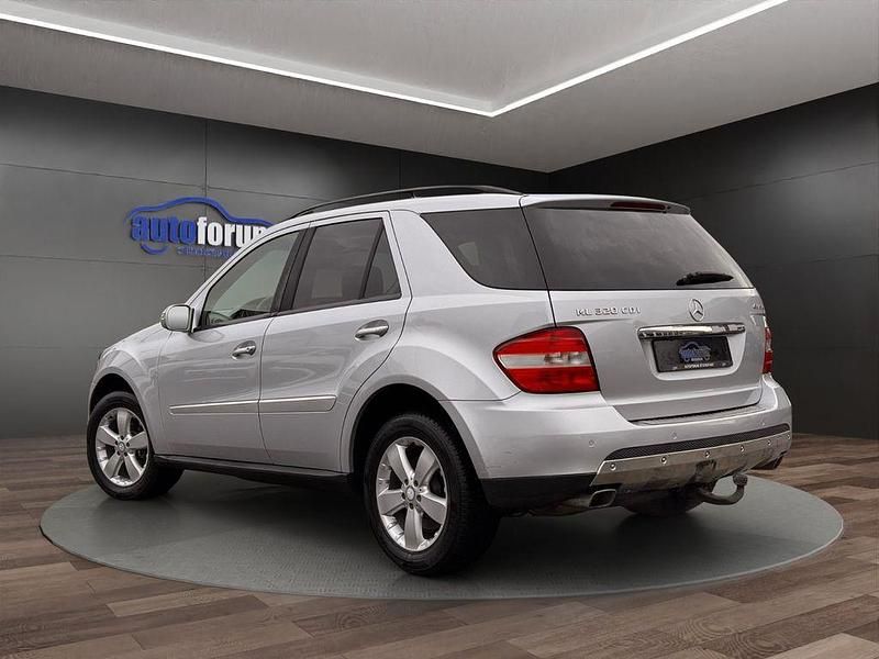 Gebraucht Mercedes ML320 224 PS (164 kW) 2008 Silber SUV