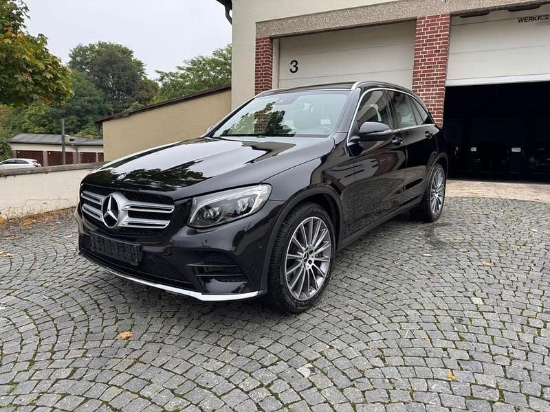 Schwarz Gebraucht 2015 Mercedes GLC250 AMG line SUV | 26.400 € (Fairer Preis) - Bild 1/4