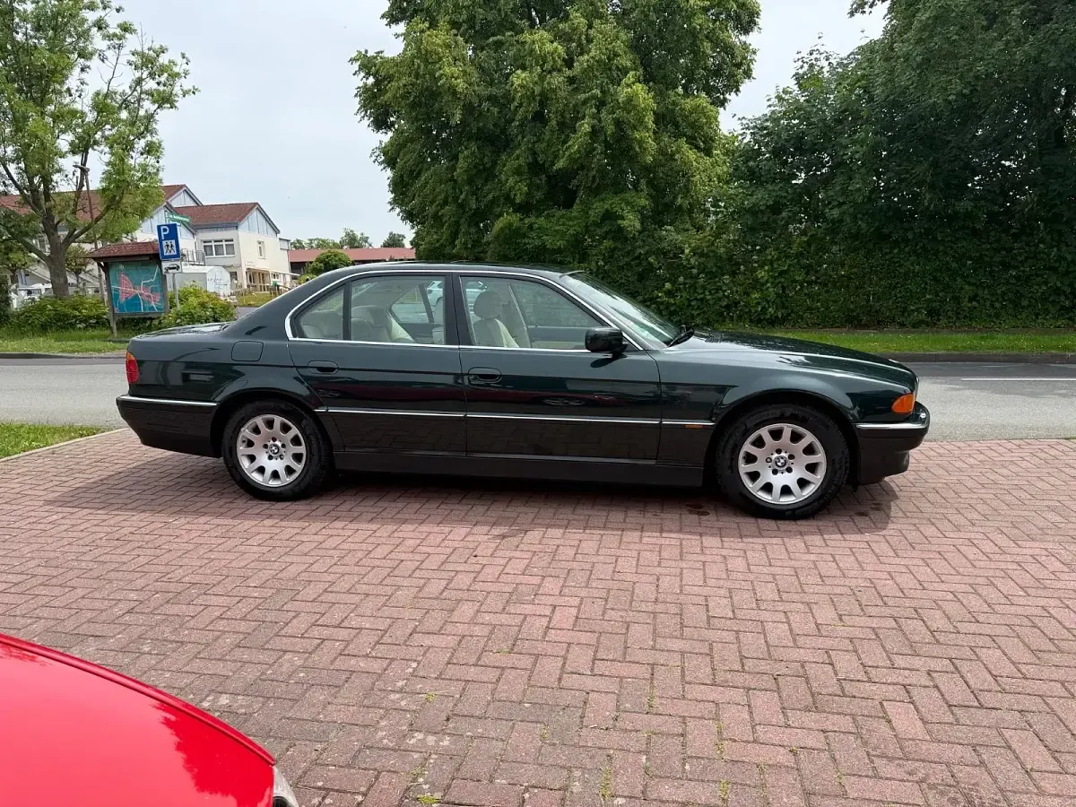 Gebraucht BMW 735 238 PS (175 kW) 2000 Grün Limousine