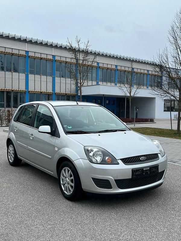 Gebraucht Ford Fiesta 69 PS (50 kW) 2007 Grau Kleinwagen