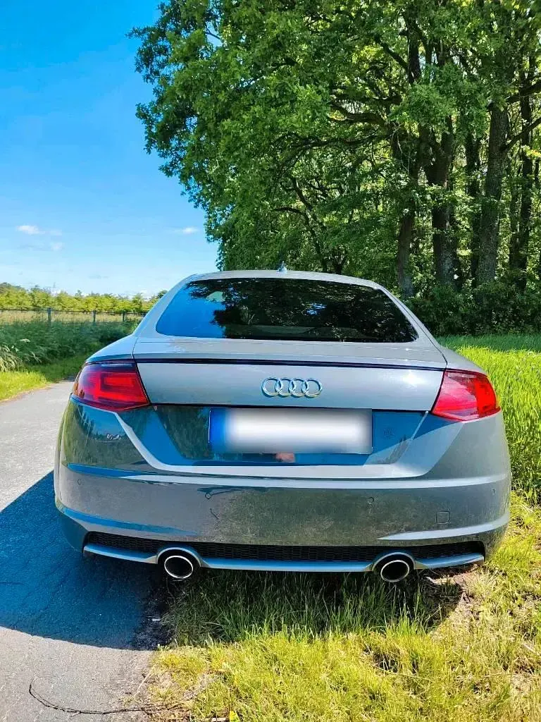 Gebraucht Audi TT Comfort 184 PS (135 kW) 2016 Grau Coupé