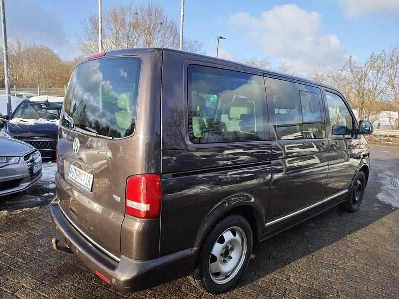 Usado VW Multivan 179 CV (131 kW) 2010 Marrón Monovolumen