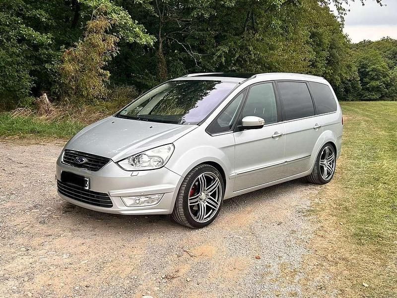Silber Gebraucht 2013 Ford Galaxy Titanium Van / Kleinbus | 9.500 € (Fairer Preis) - Bild 1/4