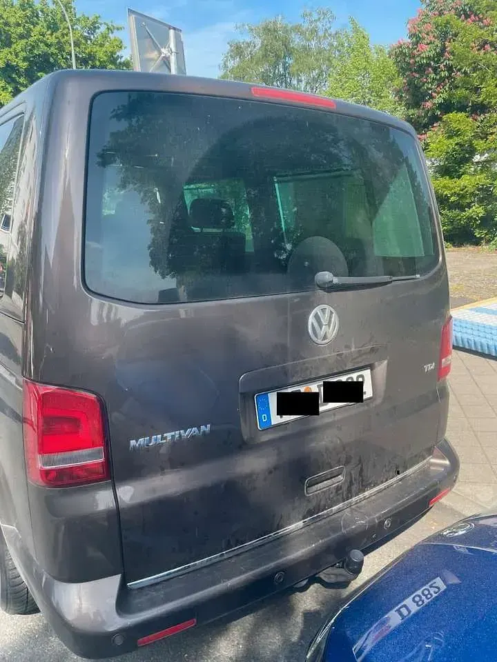 Gebraucht VW Multivan Highline 179 PS (131 kW) 2011 Braun Van / Kleinbus