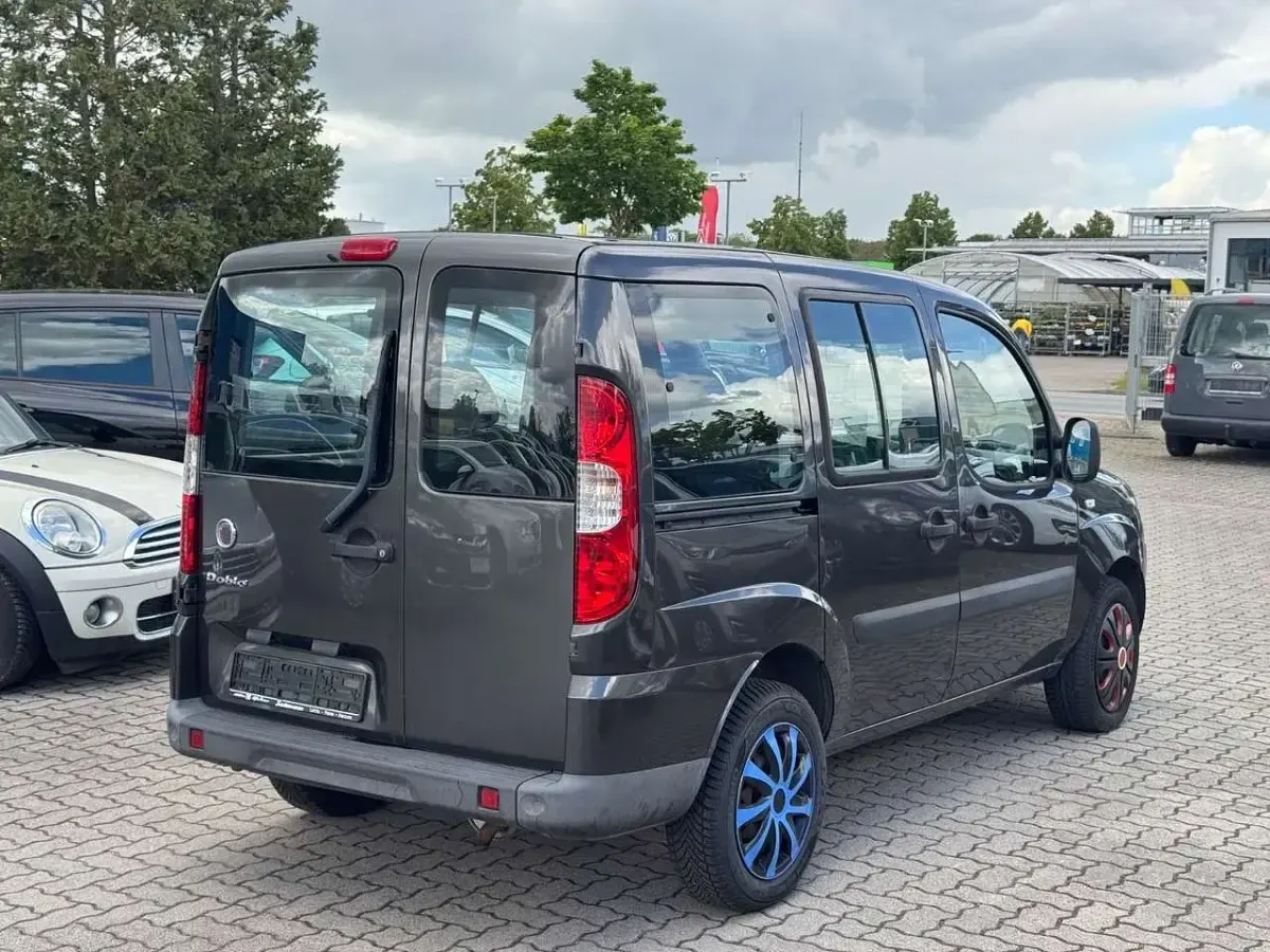 Occasion Fiat Doblò Dynamic 77 ch (56 kW) 2008 Gris Monospace