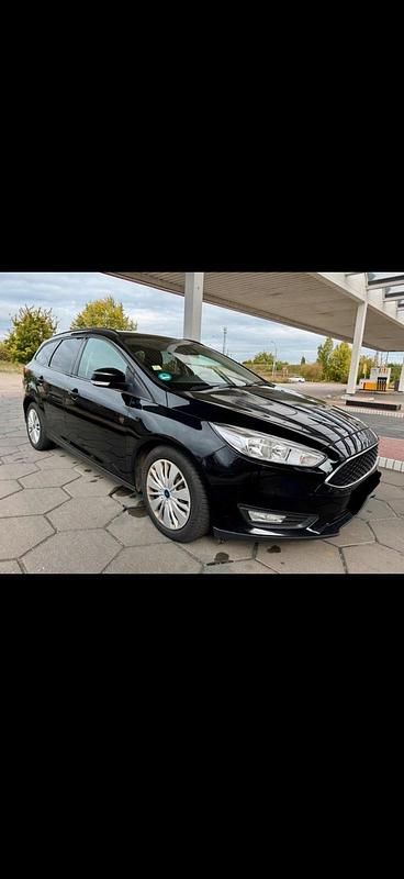 Gebraucht Ford Focus 120 PS (88 kW) 2016 Schwarz Kombi