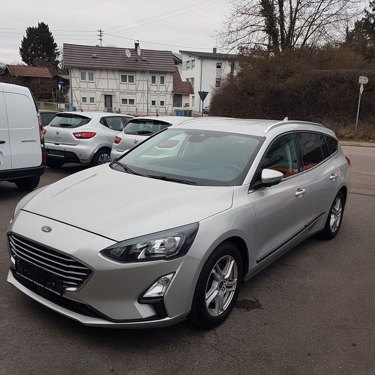 Gebraucht Ford Focus Cool & Connect 120 PS (88 kW) 2020 Silber Limousine