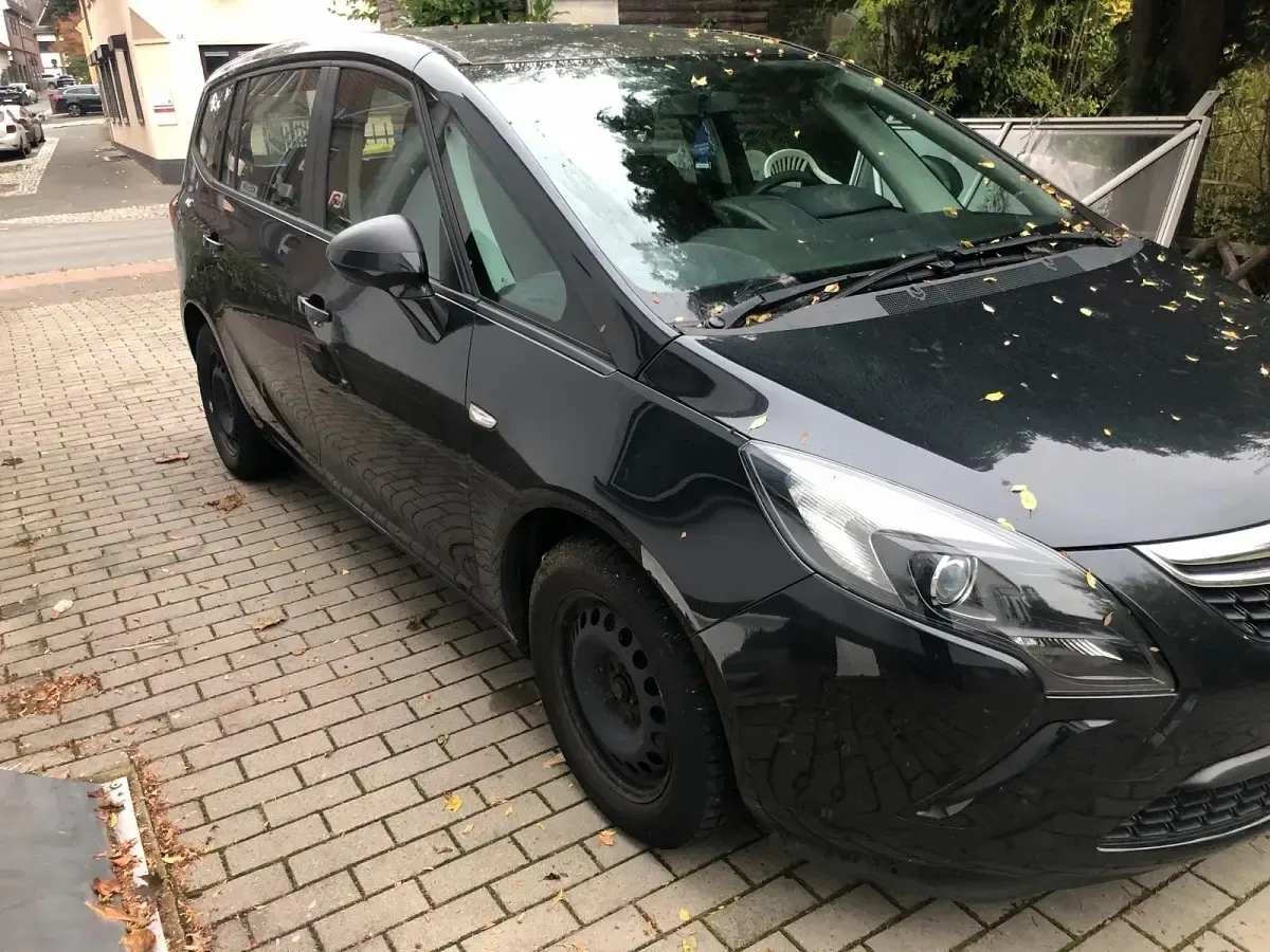 Gebraucht Opel Zafira 140 PS (102 kW) 2012 Schwarz Van / Kleinbus