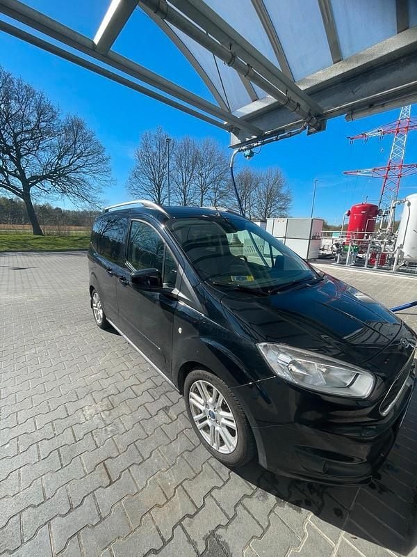 Gebraucht Ford Tourneo Courier 100 PS (73 kW) 2016 Schwarz Van / Kleinbus