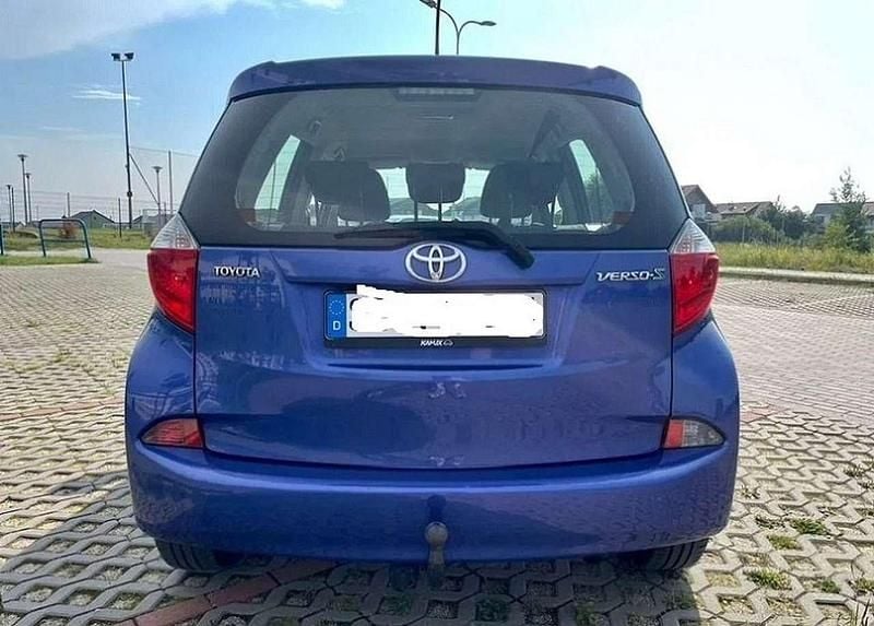 Blau Gebraucht 2011 Toyota Verso-S Life Van / Kleinbus | 4.859 € (Superpreis) - Bild 1/4