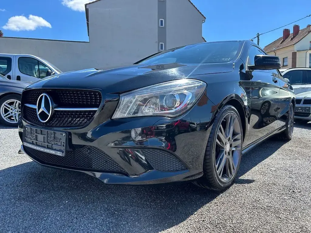 Gebraucht Mercedes CLA220 177 PS (130 kW) 2015 Schwarz Limousine