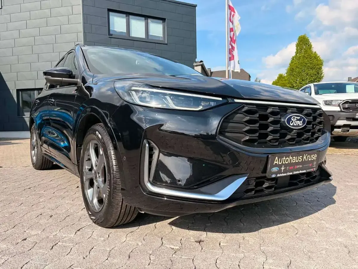 Gebraucht Ford Kuga ST-Line X 151 PS (111 kW) 2025 Agate black SUV