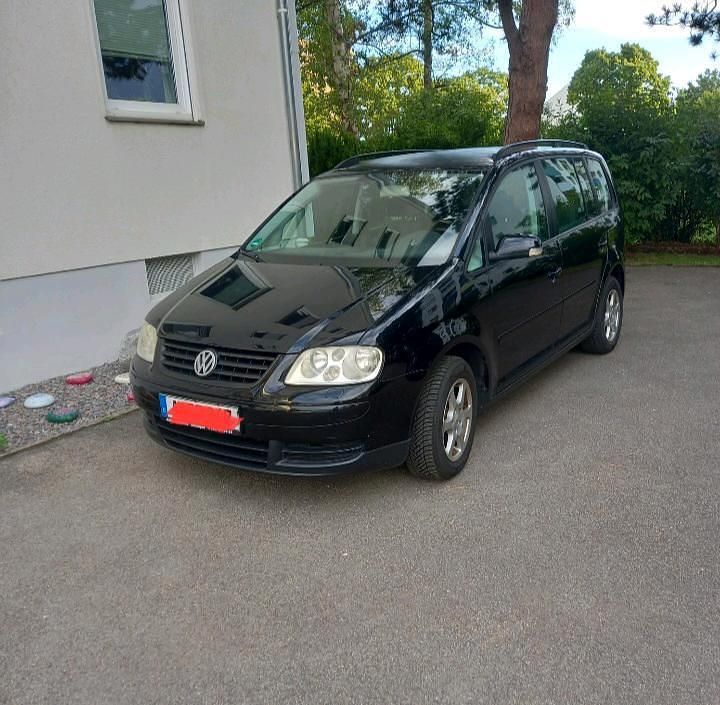Schwarz Gebraucht 2006 VW Touran Highline Van / Kleinbus | 3.999 € (Teuer) - Bild 1/4