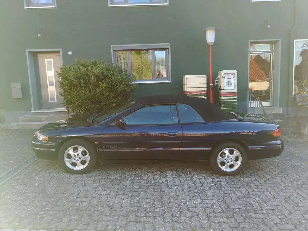 Gebraucht Chrysler Stratus 163 PS (119 kW) 1998 Violet Cabrio