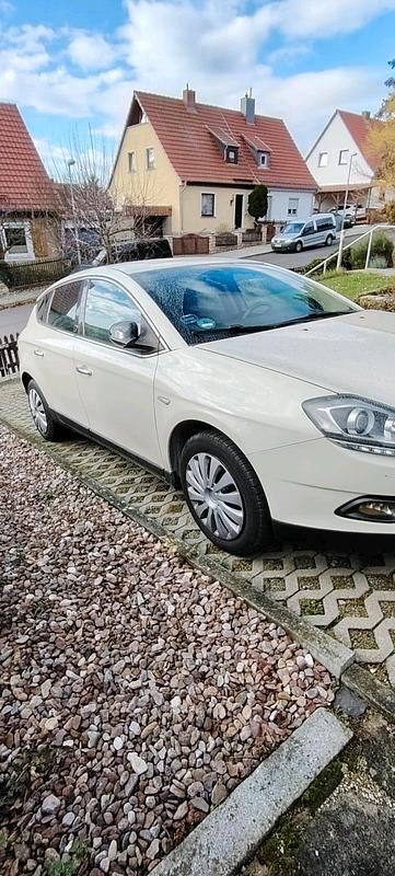 Gebraucht Lancia Delta 150 PS (110 kW) 2010 Andere farben Kleinwagen