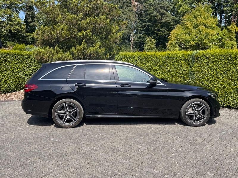 Schwarz Gebraucht 2020 Mercedes C300 AMG Kombi | 26.999 € (Superpreis) - Bild 1/4